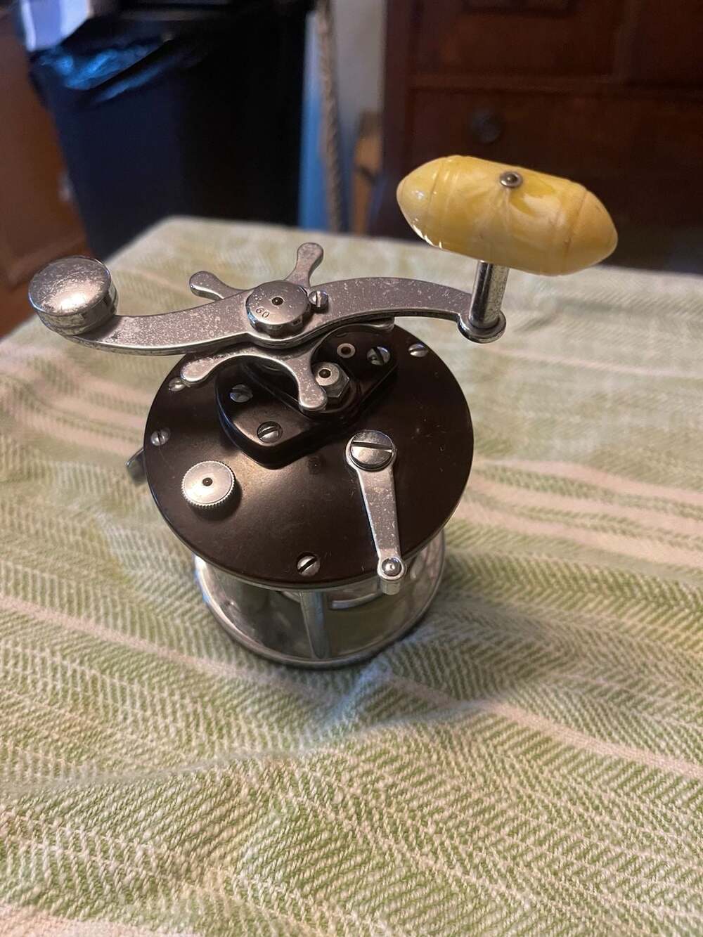 Vintage Penn Peer No 209 Conventional Fishing Reel Made In‎ USA Bakelite Torpedo